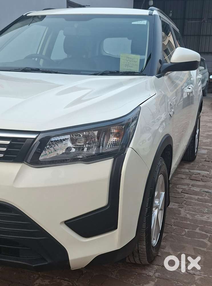 Mahindra Xuv300 W6 Amt Diesel, 2022, Diesel