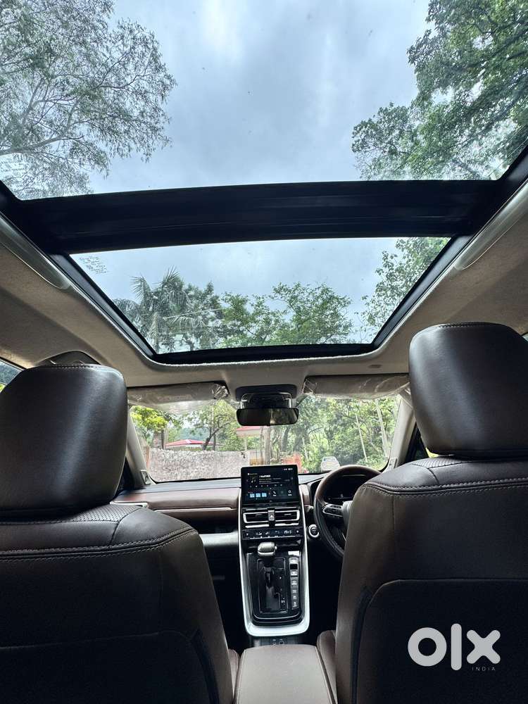 Toyota Innova Hycross 2.0 Zx Hybrid 7 Str, 2024, Petrol