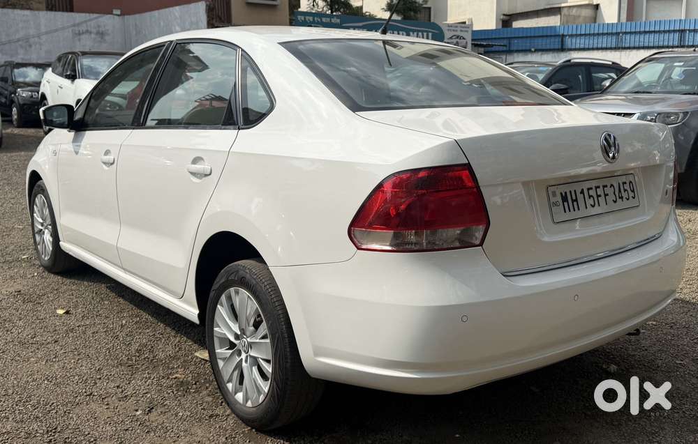 Volkswagen Vento 1.2 Highline Plus At 16 Alloy, 2016, Petrol