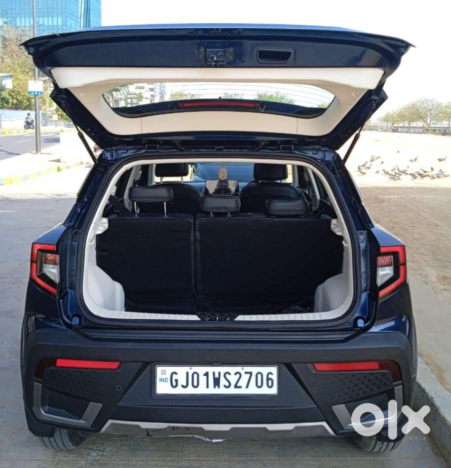 Mahindra Xuv 3xo Ax5l 1.2 Petrol At, 2024, Petrol