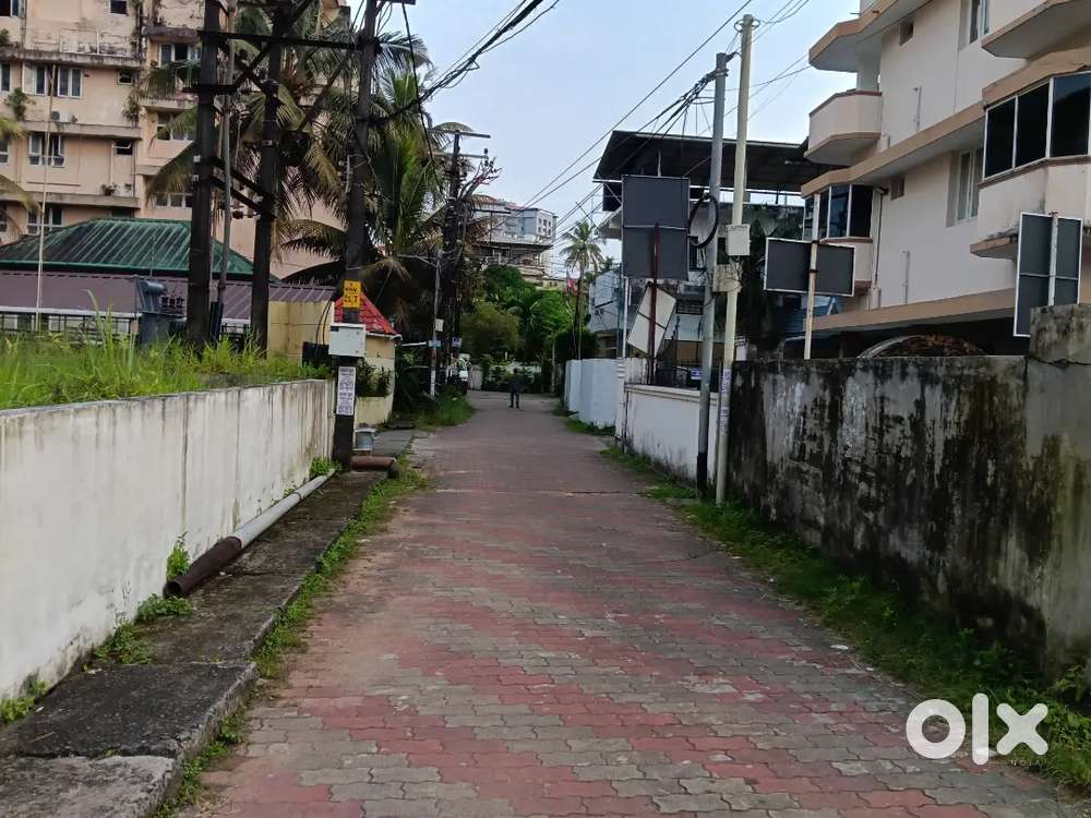 10 cent semi commercial kaloor near lenin centre