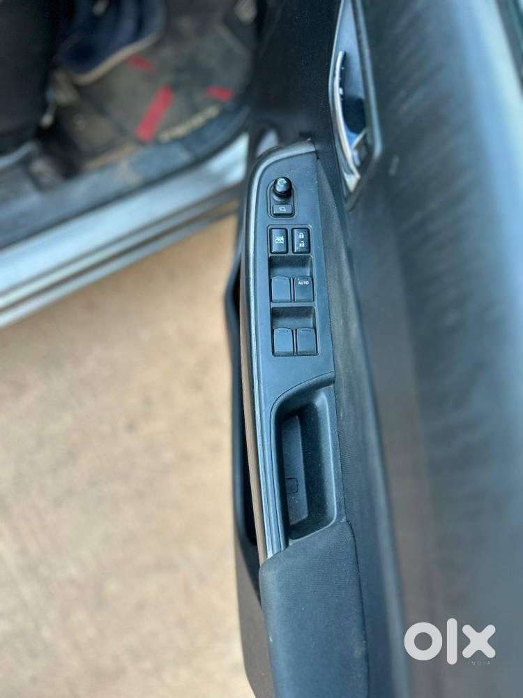 Maruti Suzuki Swift 1.3 Zxi, 2022, Petrol