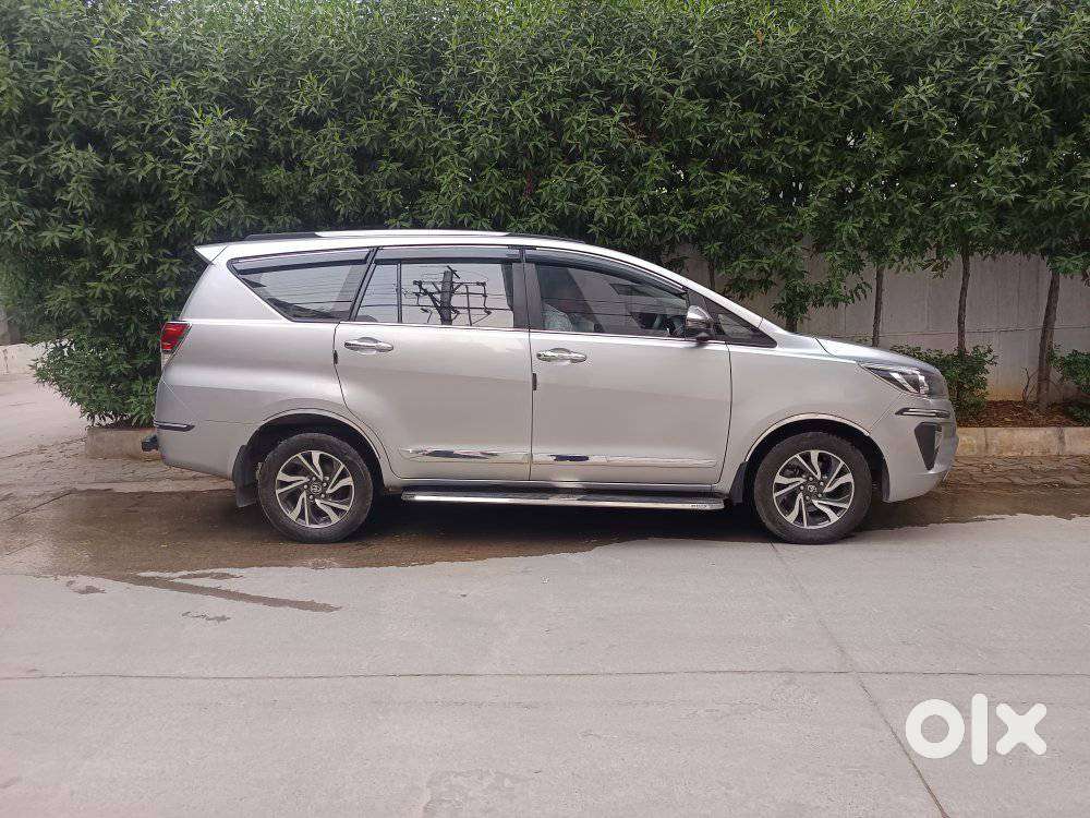 Toyota Innova Crysta 2.8 Gx At 8 Seater, 2022, Diesel