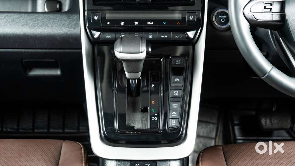 Toyota Innova Hycross Zx(o), 2026, Petrol