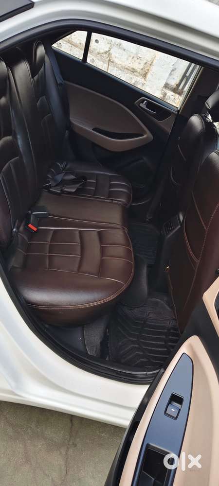 Hyundai Elite I20 Sportz (o) 1.4, 2015, Petrol