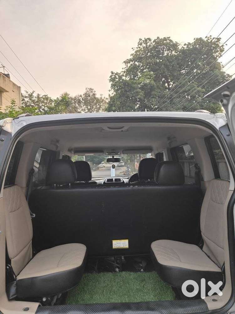 Mahindra Tuv 300 T10, 2018, Diesel