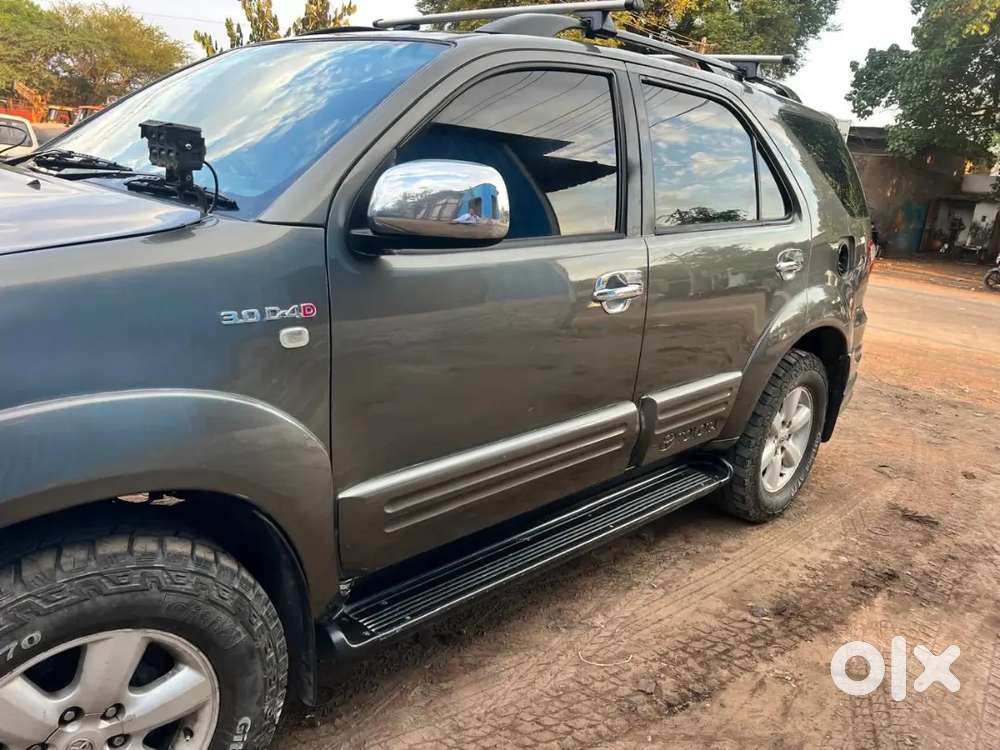 Toyota Fortuner 2011 Diesel 240000 Km Driven