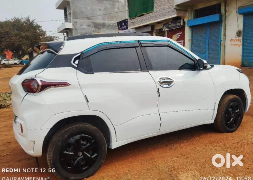 Five Star Safety / Mileage Achcha De Deti Hai (20 Km/l)