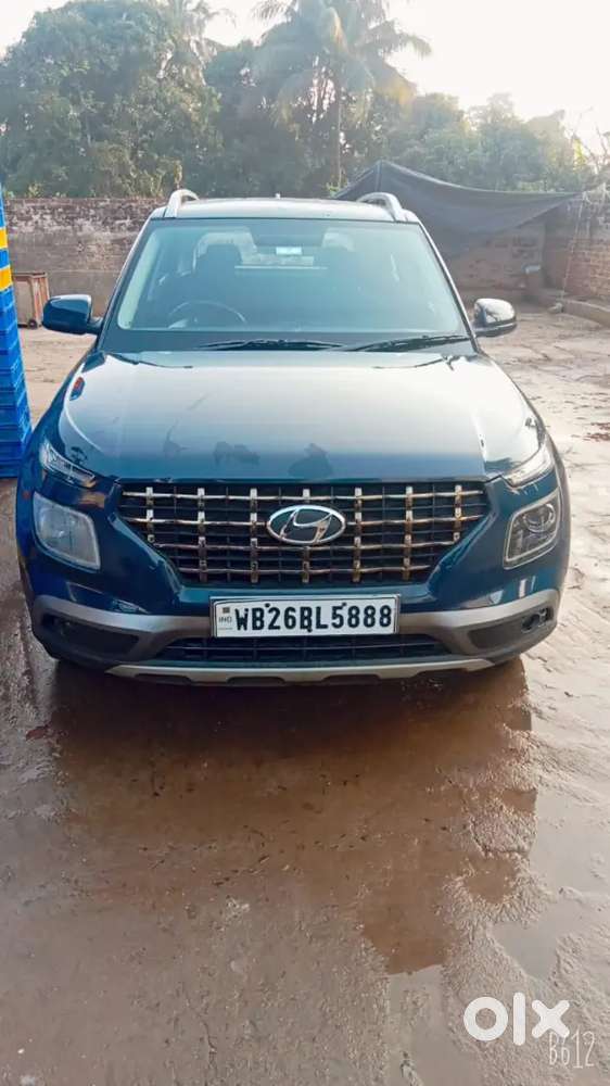 Hyundai Venue 2020 Petrol 70000 Km Driven