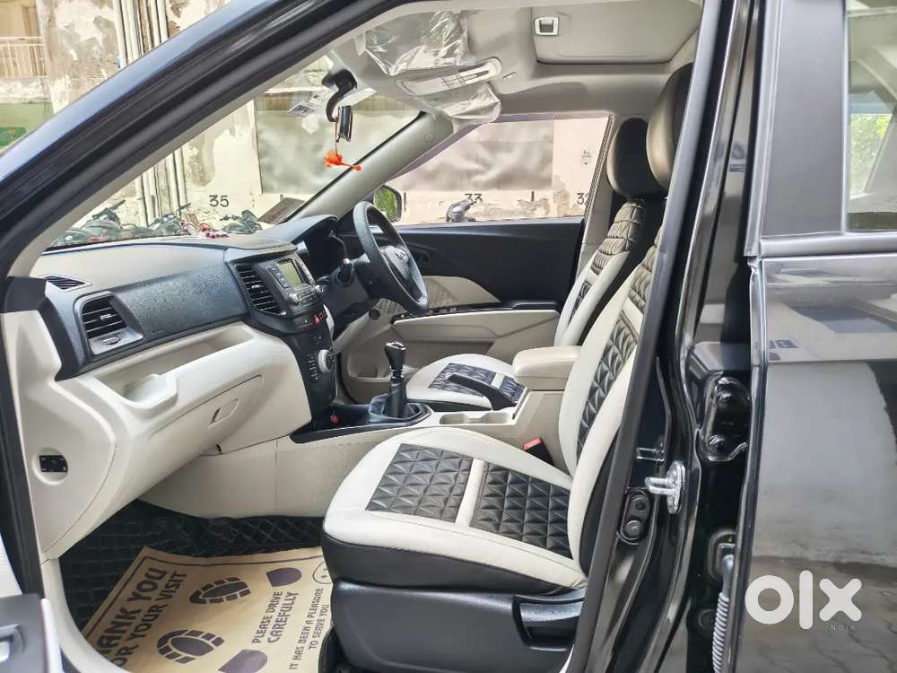 Mahindra Xuv300 Petrol 2023 Sunroof Varient