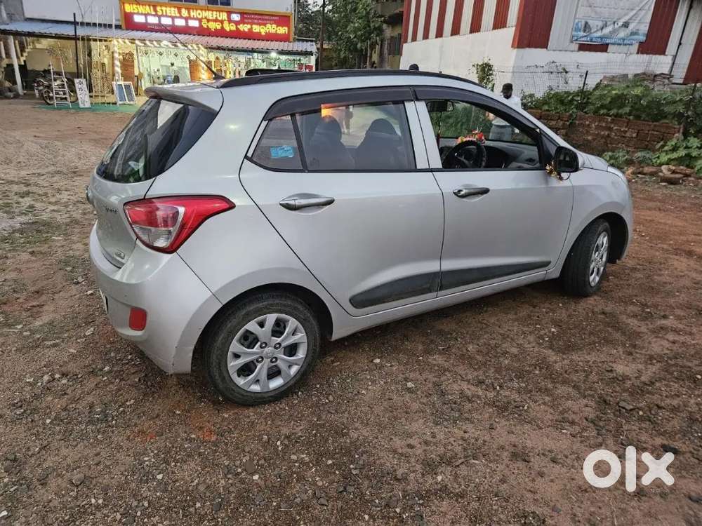 Hyundai Grand I10 2016 Petrol 61000 Km Driven