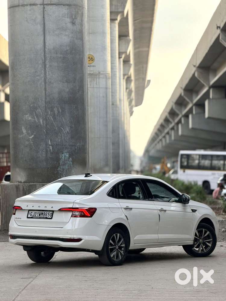 Skoda Slavia 1.0 Tsi Style, 2023, Petrol