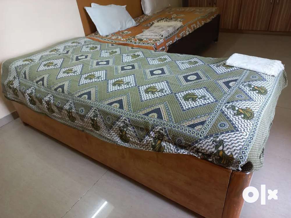 Single bed with box deals storage olx