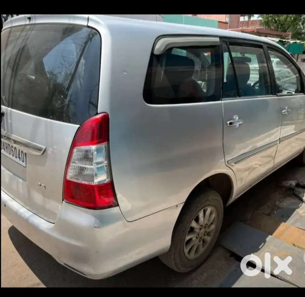Toyota Innova 2012 Diesel Well Maintained