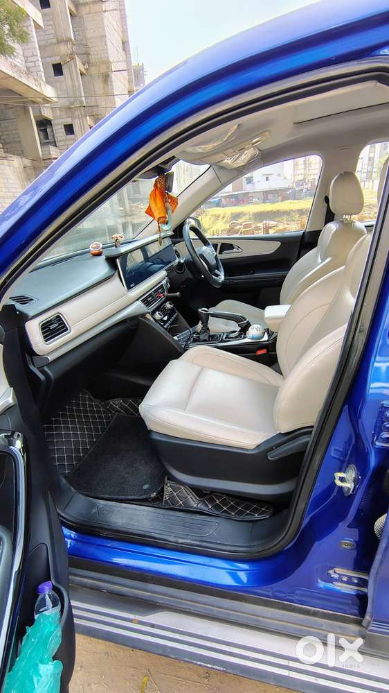 Mahindra Xuv700 2022 Ax7 Petrol 17100 Km Driven