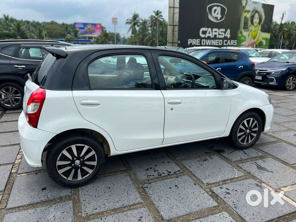 Toyota Etios Liva Vx Dual Tone, 2018, Petrol
