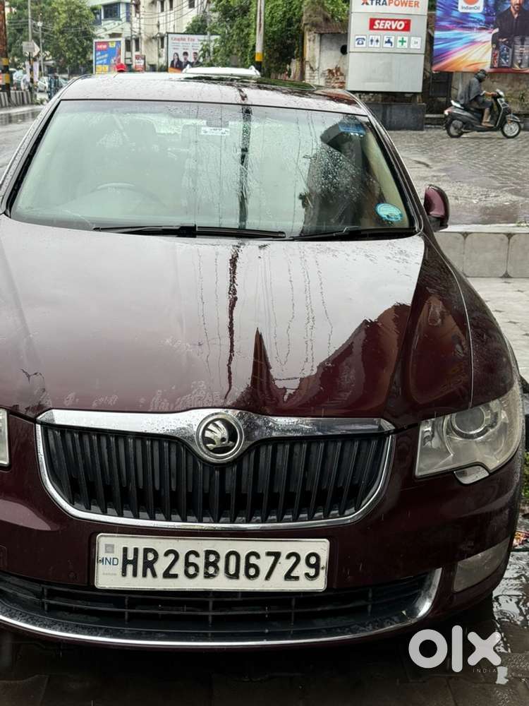 Skoda Superb Petrol 2012