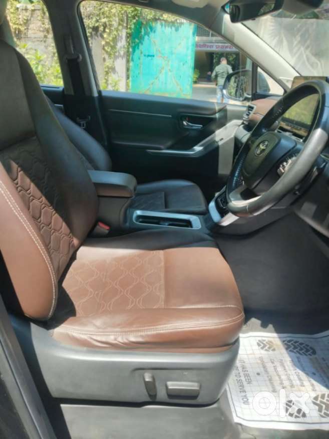 Toyota Innova Hycross 2.0 Zx (o) Hybrid 7 Str, 2023, Petrol
