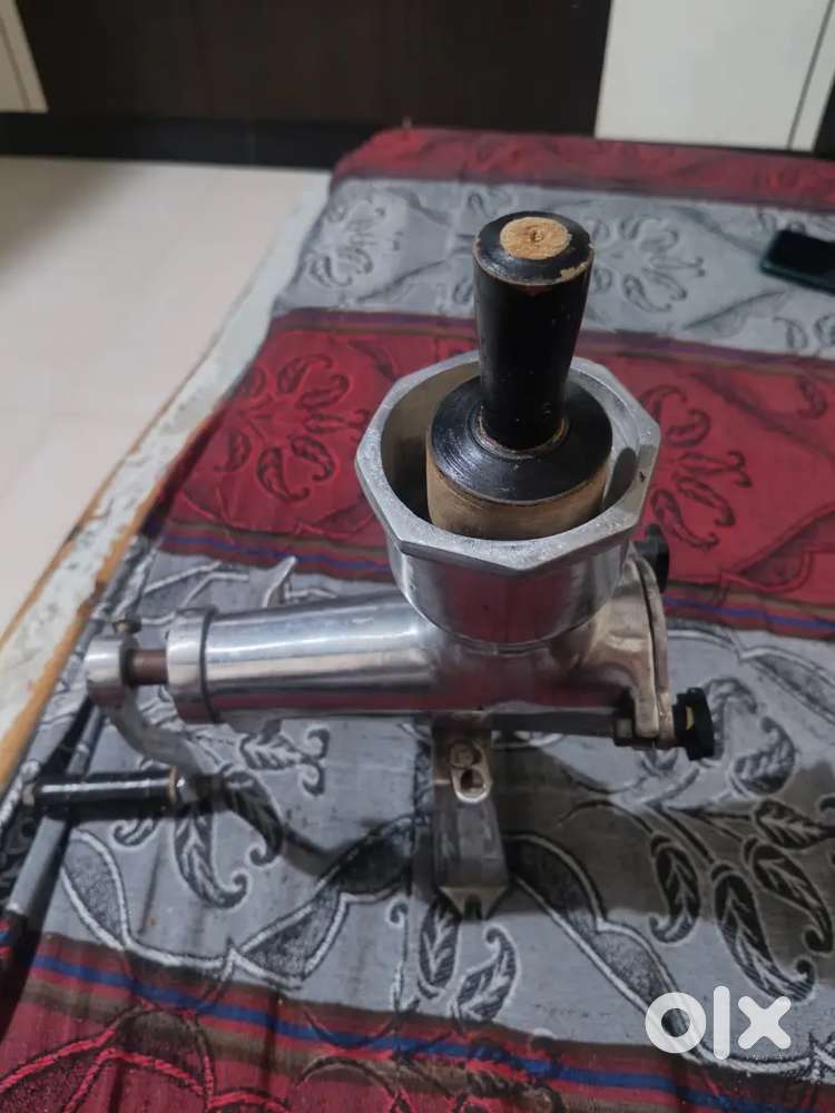 जूस निकालने की मशीन