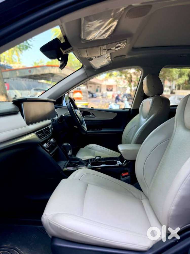 Mahindra Xuv700 2.0 Ax 7 Petrol At Luxury Pack Str, 2022, Petrol