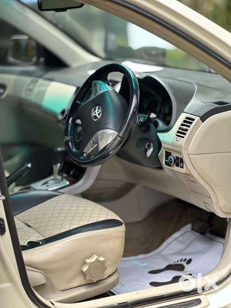 Toyota Corolla Altis 2013