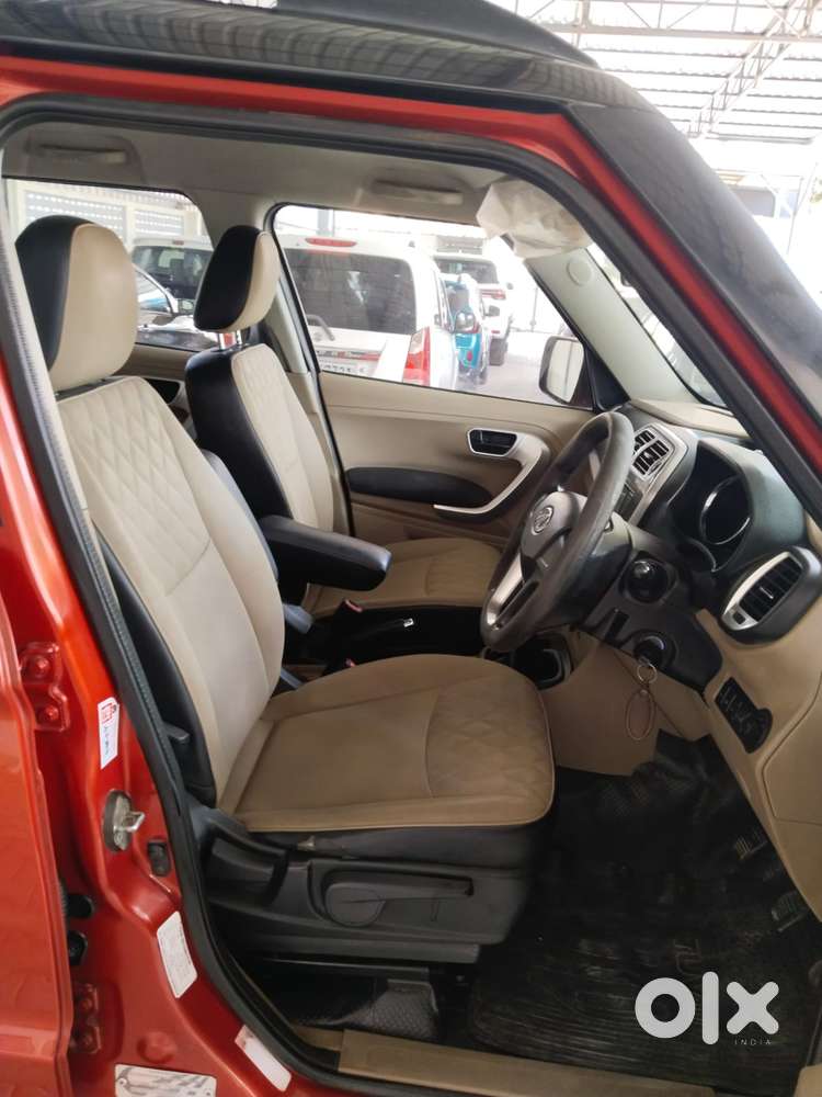 Mahindra Tuv 300 T10 Dual Tone, 2017, Diesel