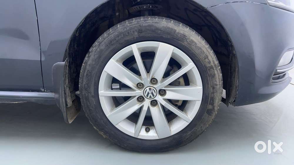 Volkswagen Polo Petrol Highline 1.2l, 2015, Petrol