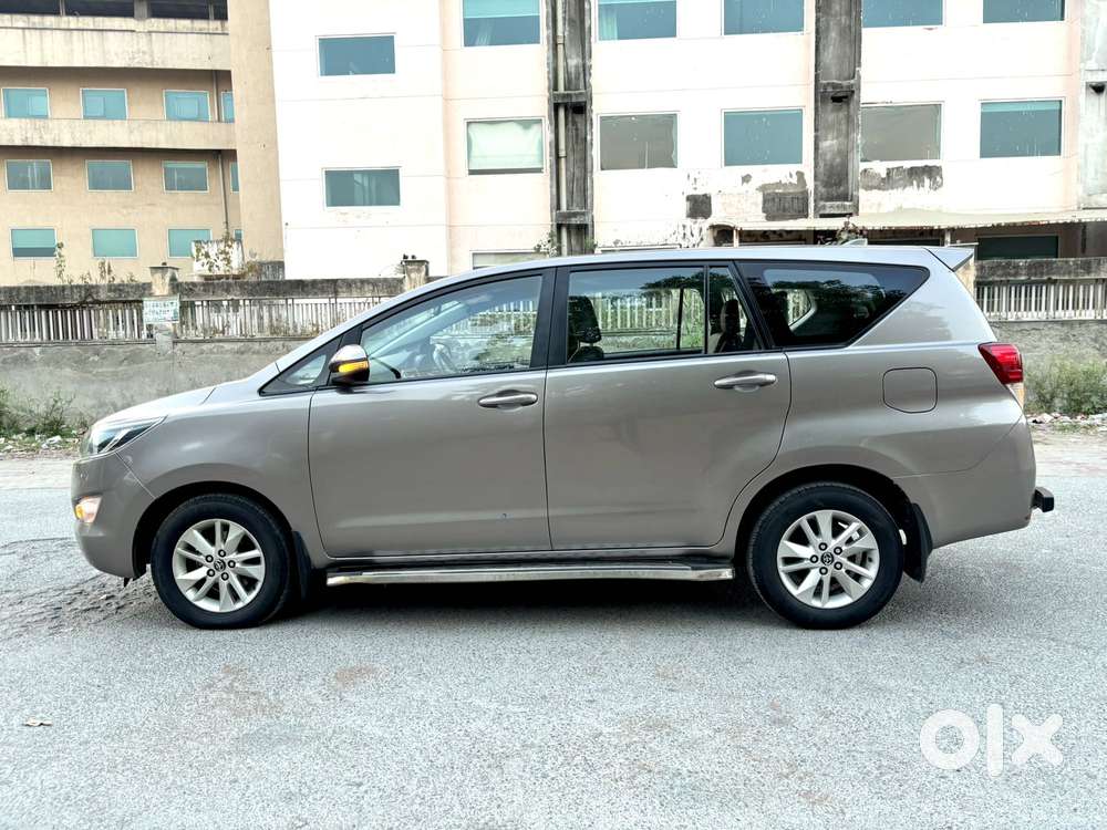 Toyota Innova Crysta 2.8 Gx At 7 Str, 2017, Petrol