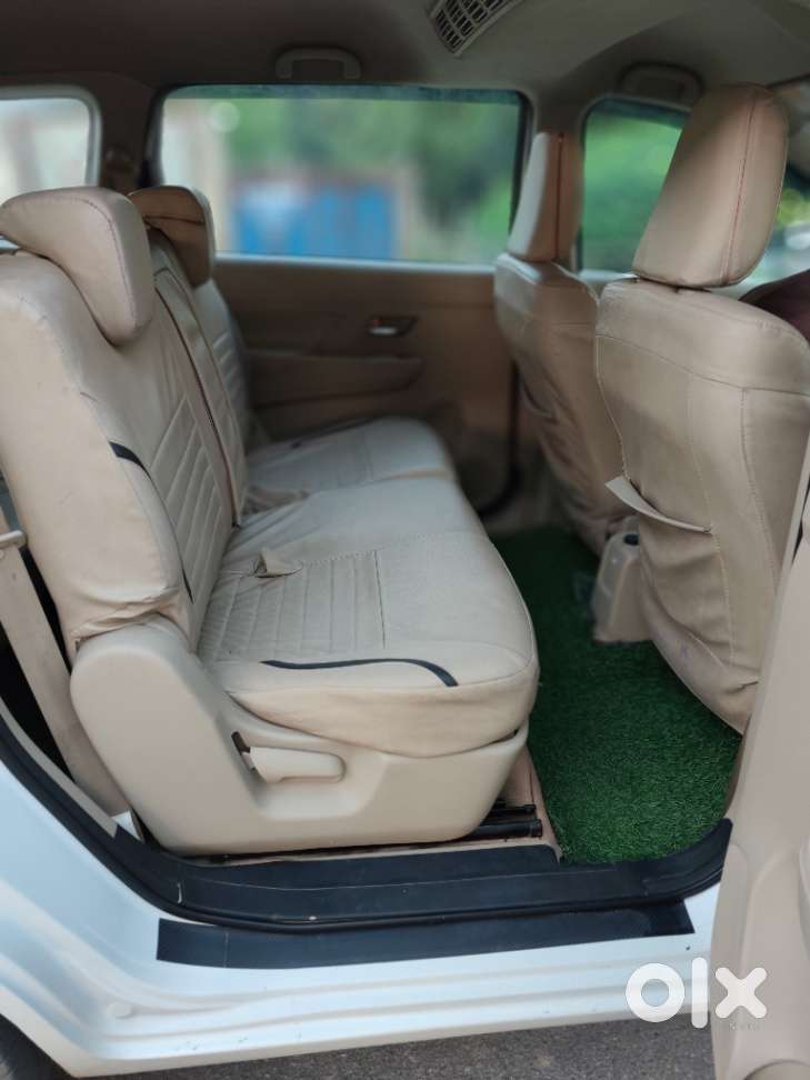 Maruti Suzuki Ertiga 1.5 Vxi, 2022, Petrol