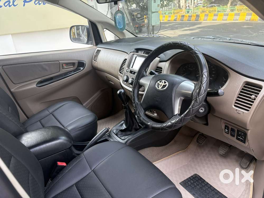 Toyota Innova 2.5 Gx (diesel) 8 Seater Bs Iv, 2015, Diesel