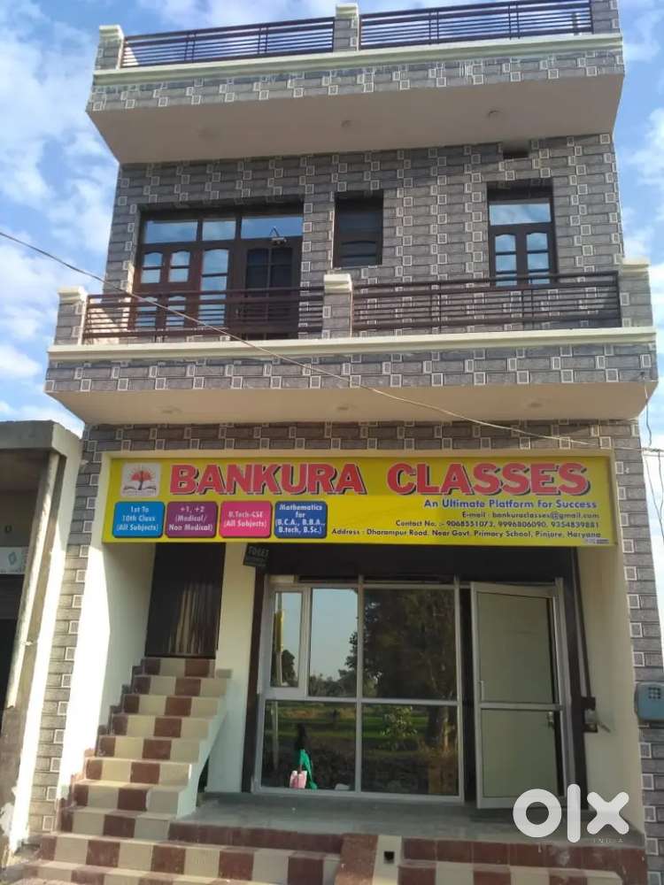 Office space with fitting available for rent 20*50 ft