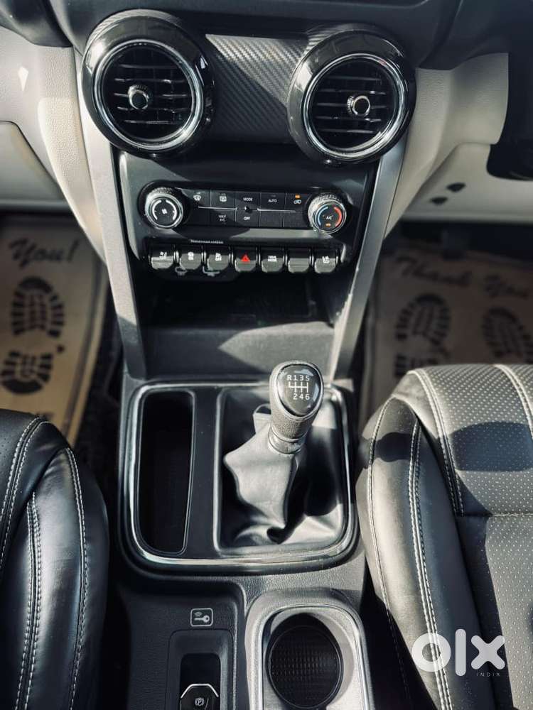 Mahindra Thar Roxx Ax7 L Diesel Mt 2wd, 2025, Diesel