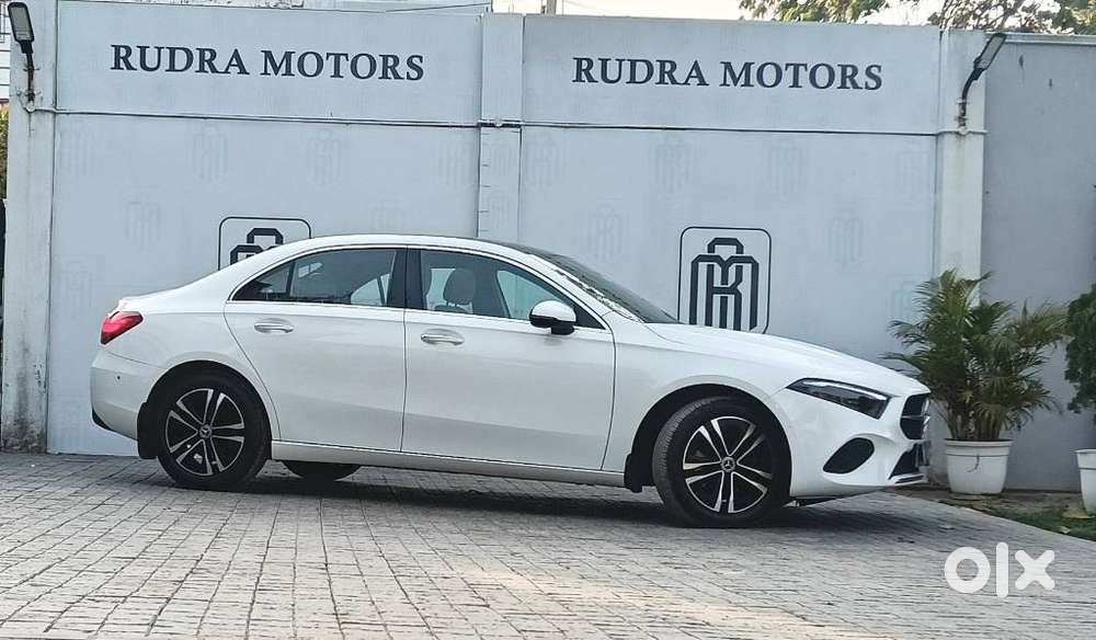 Mercedes-benz A-class Limousine 200, 2023, Petrol