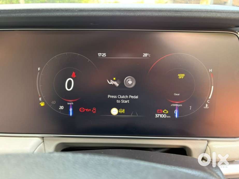 Mahindra Xuv700 2.0 Ax 7 Petrol Mt Str, 2023, Petrol