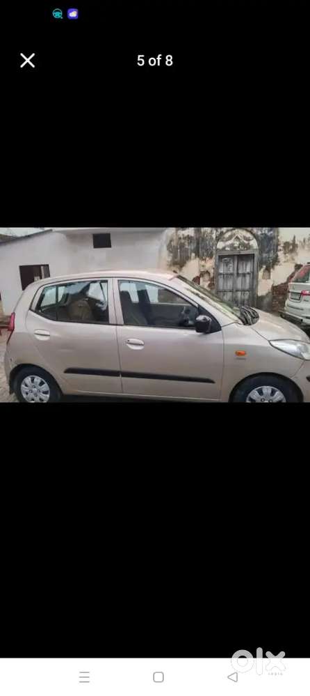 I10 मैग्ना 1.2 पावर स्टीयरिंग एलसीडी लगी हुई है