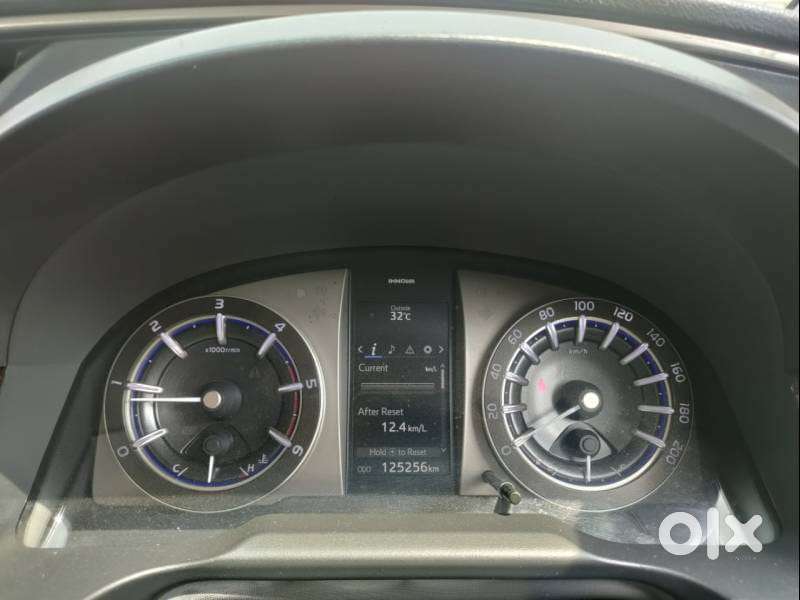 Toyota Innova Crysta 2.4 Vx Mt, 2017, Diesel
