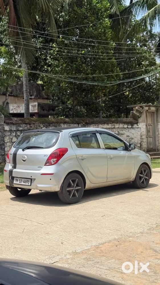 Hyundai I20 Asta Top-end 2013 Diesel Well Maintained