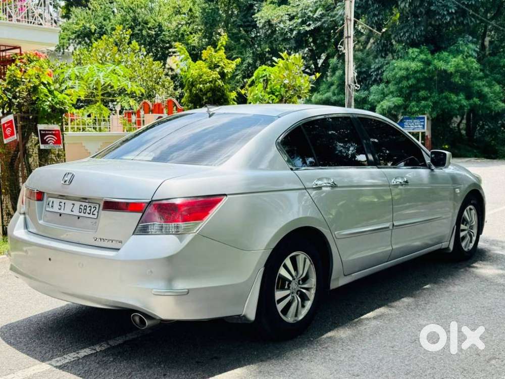 Honda Accord 2.4 Elegance Manual, 2010, Petrol