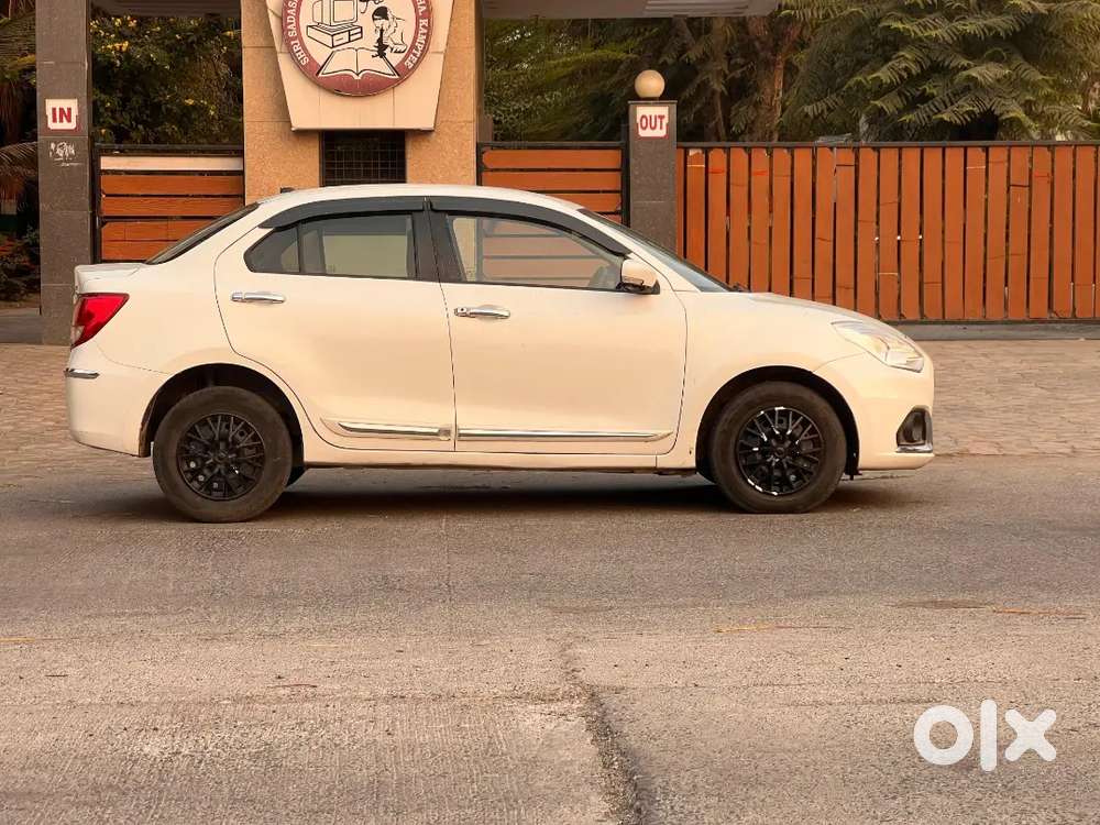 Maruti Suzuki Dzire 2017 Petrol 75000 Km Driven