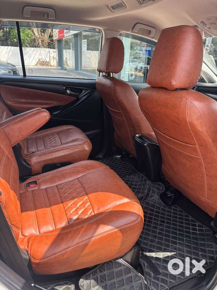 Toyota Innova Crysta [2020-ongoing] 2.4 Gx 7 Str, 2021