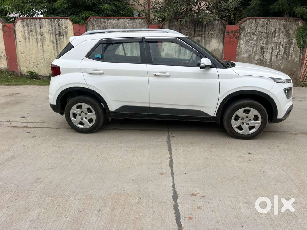 Hyundai Venue Petrol 2022