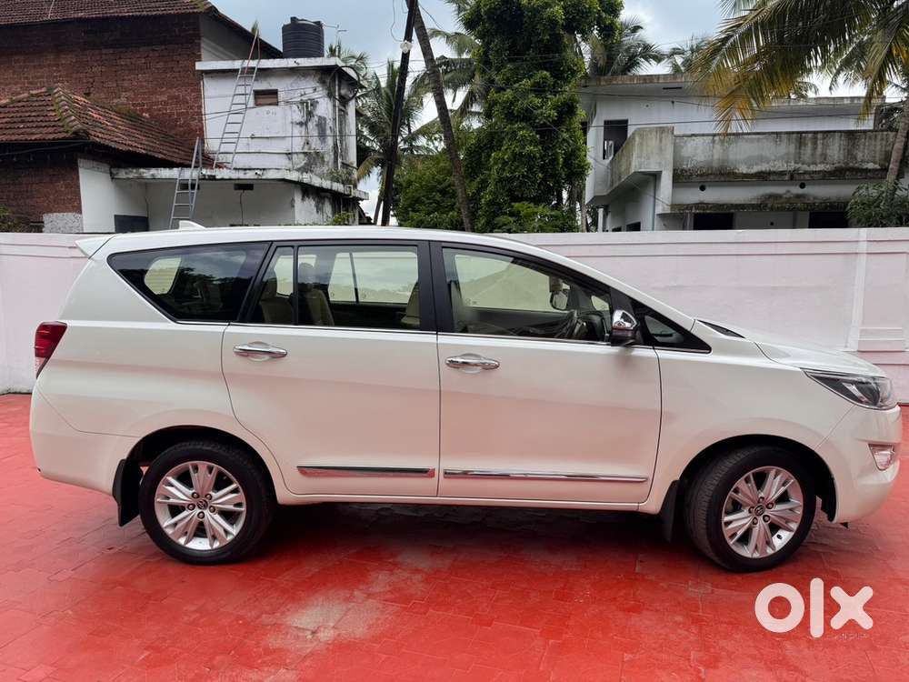 Toyota Innova Crysta Diesel 2021