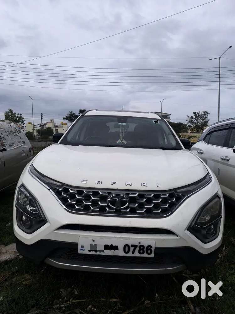 Tata Safari Diesel Manual 2024 has sport mode
