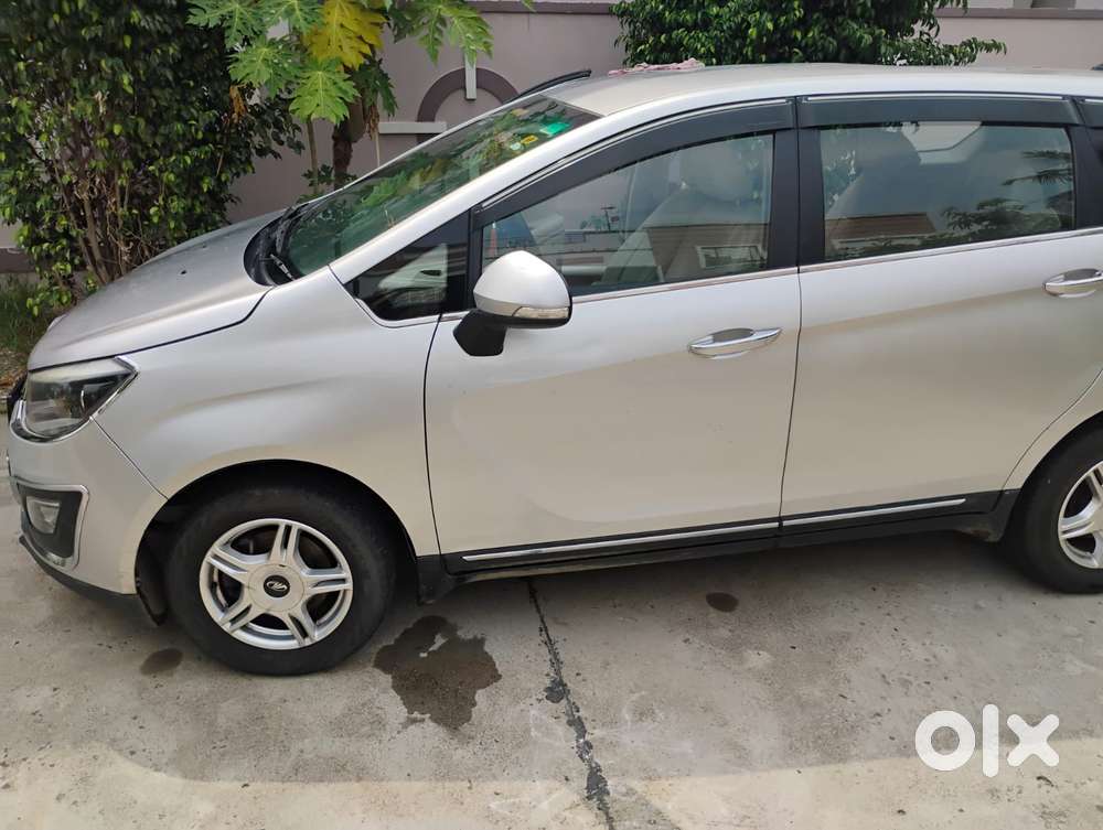 Mahindra Marazzo M6, 2019, Diesel