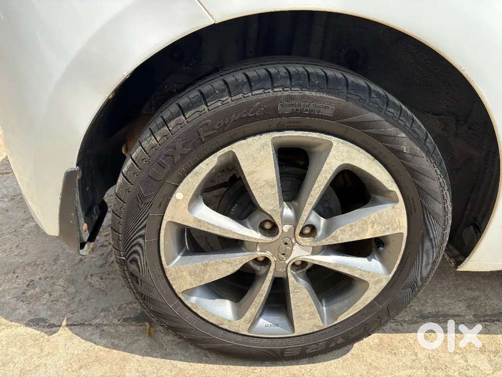 Hyundai I20 Asta 2017 6 Airbags