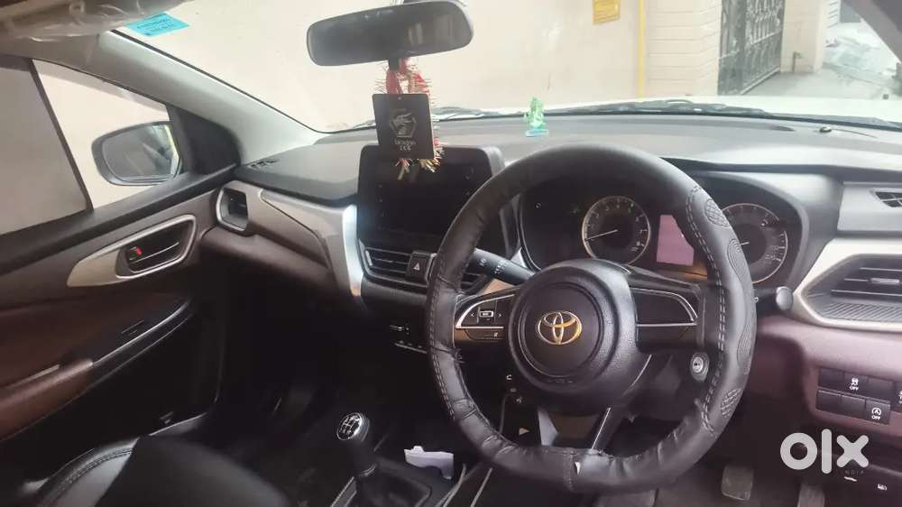 Toyota Urban Cruiser 2025 New Seat Cover And Back Camera
