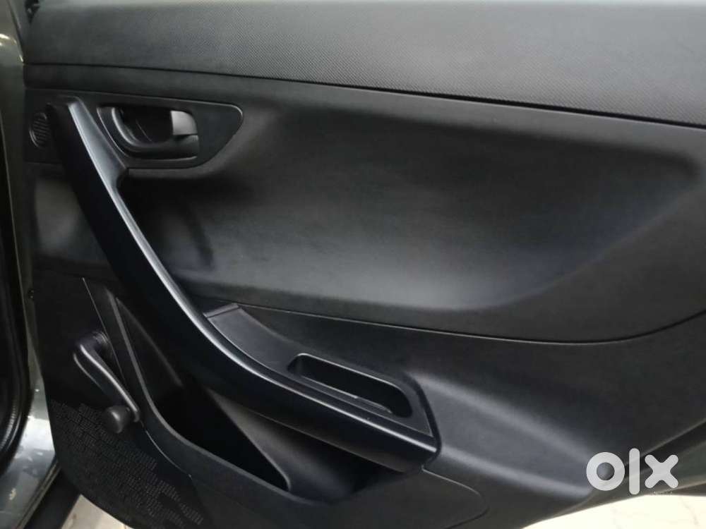 Tata Nexon Smart 1.2 Revotron Petrol 5 Mt, 2024, Cng & Hybrids