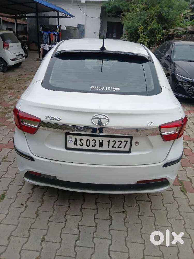 Tata Tigor Petrol 2017