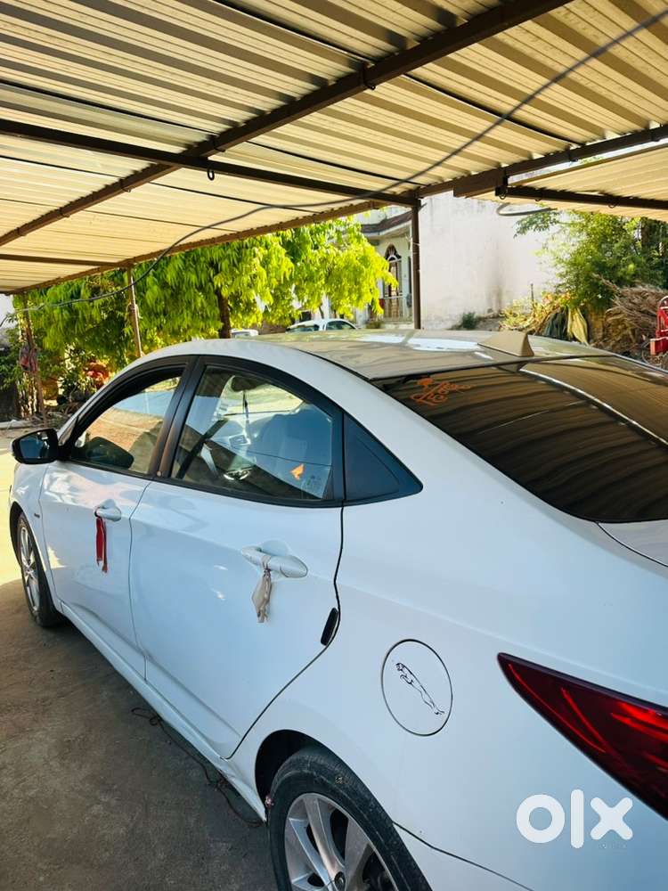 Hyundai Fluidic Verna 2011