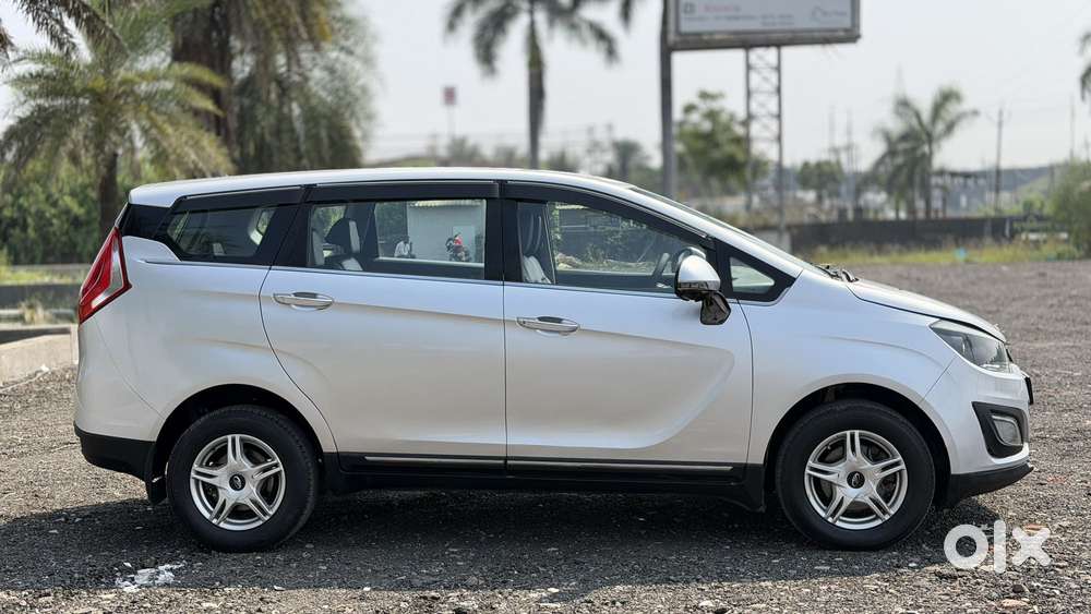 Mahindra Marazzo M6, 2018, Diesel